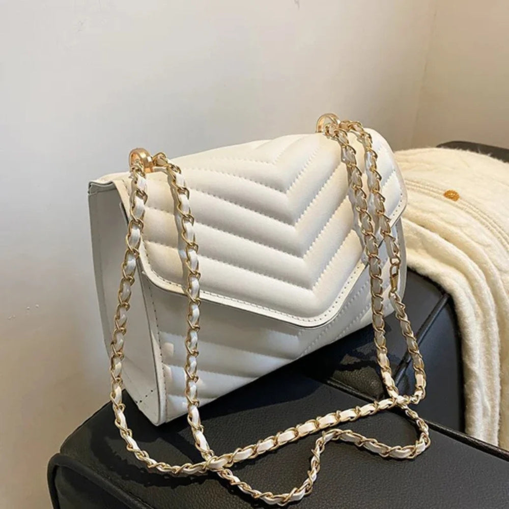 ChainVogue™ Quilted Chain Crossbody Bag