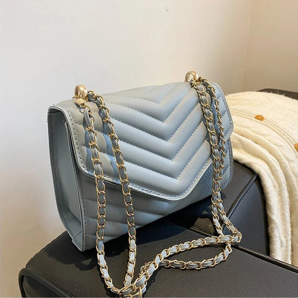 ChainVogue™ Quilted Chain Crossbody Bag